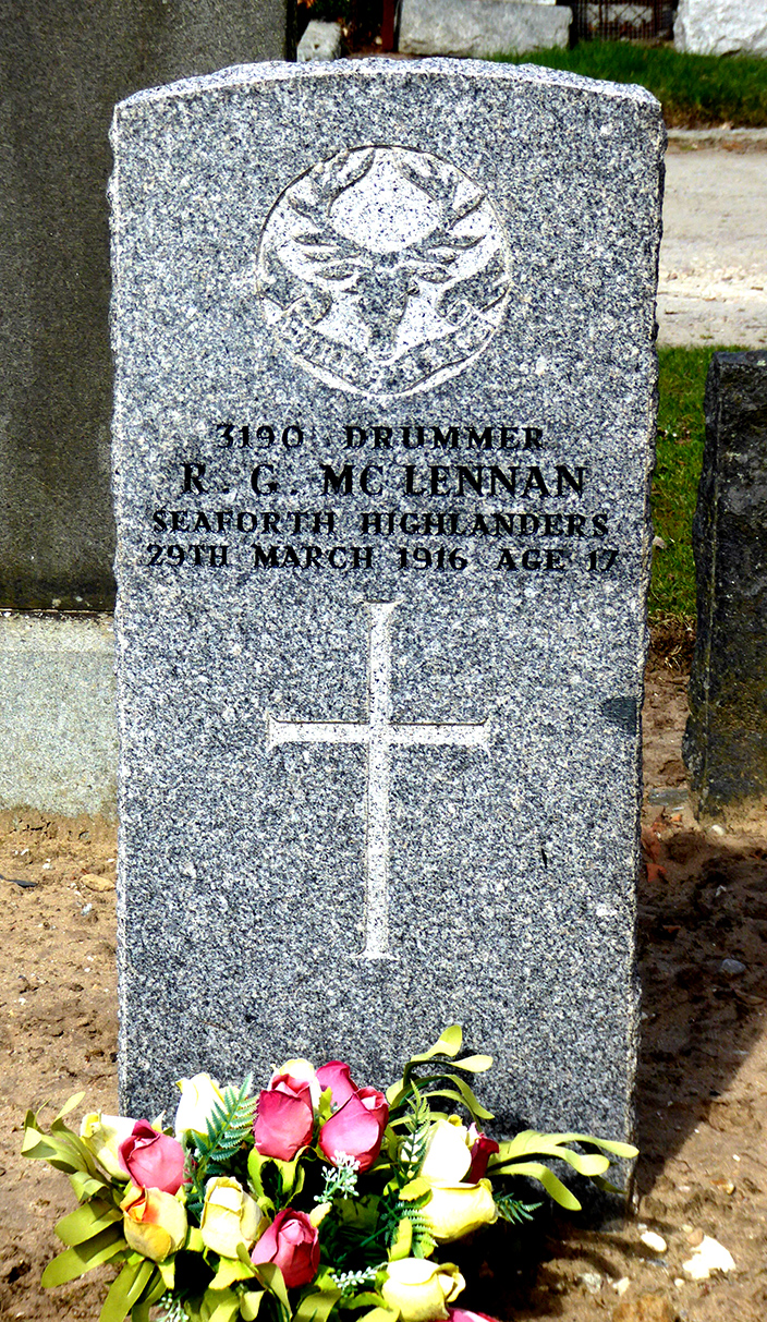 Photo of headstones/Robert Guthrie McLennan d1916 hdstn Elgin new cemetery